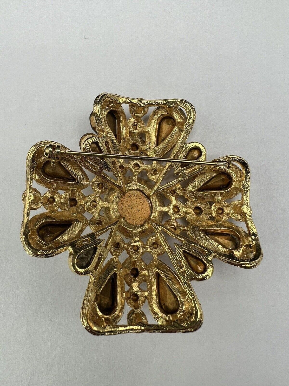 BRASS MULTI-BUTTON BROOCH – THE SHOP YOHJI YAMAMOTO