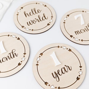 Ensemble en bois pour bébé, étape importante du mois, cadeau de baby shower, ensemble d'étapes interchangeables pour nouveau-né, panneau d'arrivée de bébé Hello World