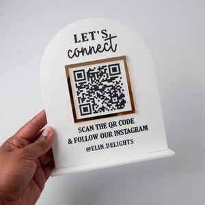 Letrero comercial con código QR, acrílico, enlace a redes sociales, letrero de pago acrílico dorado con soporte, conéctese con nosotros, letrero comercial para escanear y pagar