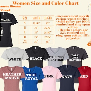 以下が含まれることがあります： VネックTシャツのサイズとカラーチャート。チャートは、S、M、L、XL、2XLのサイズについて、インチ単位で寸法を示しています。利用可能なカラーは、ホワイト、ブラック、アスレチックヘザー、ダークグレーヘザー、ヘザーモーヴ、トゥルーロイヤル、ピンク、ネイビー、レッドです。