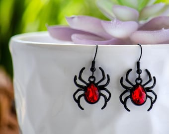 Pendientes colgantes de araña de Halloween: cristal rojo, ganchos de plata de ley