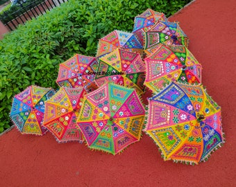 Paraguas decorativo de algodón bordado indio, sombrilla bohemia hecha a mano, decoración colorida para festivales al aire libre.