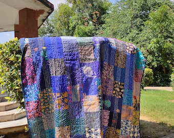 Edredón Kantha de patchwork vintage hecho a mano: ropa de cama bohemia tamaño king