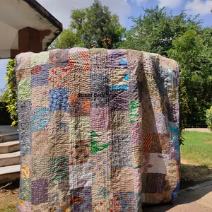 Handgemachte Vintage Kantha Quilt, Wende-Baumwolldecke, Indische Boho Patchwork Gudri Quilt