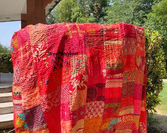 Edredón vintage bohemio Kantha de patchwork: colcha india reversible de algodón hecha a mano, una manta única para decorar el hogar.