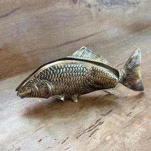 Messing Serviettenhalter Fisch Serviettenhalter - Antik-inspiriertes elegantes Esszubehör für Meeresliebhaber Einzigartige Tischdekoration, Geschenkidee, Küche