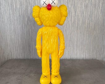 KAWS フィギュア インスパイアード - アートコレクションフィギュア、スタンディングポーズ イエロー 35 cm