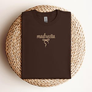 Cute Latina Mamá Tshirt Regalo Para Madrecita Spanish Mommy  Gift for Madre Regalo Shirt Latina Mom Minimalist Tee Latina Graphic Tee