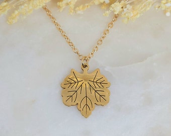 Maple leaf necklace, maple necklace, nature necklace, botanical necklace, gold leaf necklace, leaf pendant, fall necklace, autumn necklace