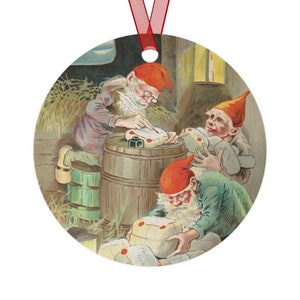 Cartão de Natal escandinavo com enfeites de metal de Jenny Nyström mostrando o jultomte (Papai Noel sueco) que ela popularizou. Corte de Natal