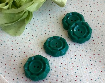 4 Vintage Deadstock Medium Green 1950s Plastic Buttons, Midcentury 1960s, 1 inch, Brand New, Dressmaking Sewing