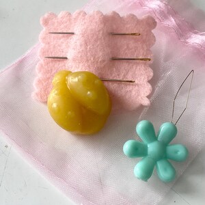 Party Favors, Sewing Themed Mini Ladybug Beeswax, Needles, Flower Needle Threader, Sewing Supply, Gift Idea, Embroidery, Hand Sewing