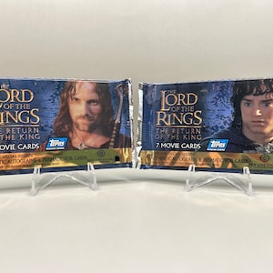 2003 Topps Lord of the Rings ROTK Trading Card Pack – Frodo or Aragorn Cover – Sealed One (1) Pack – Vintage Movie Cards Collectible LOTR