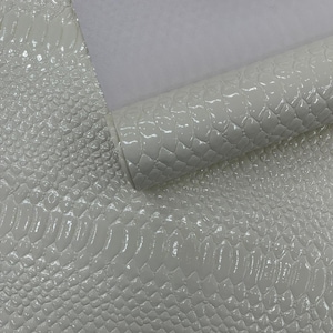 Natuurlijk ivoor cobraslang glanzend vinyl 3D-reliëfstof/2 tinten cobraslang vinylleer 54&quot; breed
