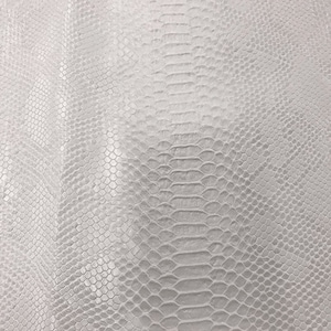 53/54&quot; brede nepleren slangenleer bekleding, 3-D adder slangenhuidtextuur kunstleer PVC-vinyl stof op maat gesneden wit