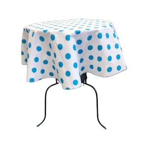 Nappe ronde en poly coton à pois, pois turquoise sur blanc. Choisissez la taille ci-dessous