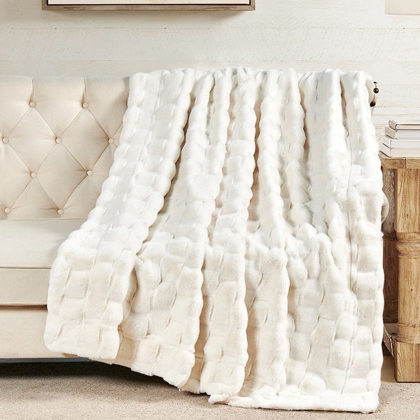 Luxury Faux Fur Fluffy Blanket, Super Comfortable Blankets for Bed, Warm Blanket for Sofa Couch Decor, Plaid Geometric, 60"x70" 50"x70"