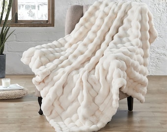 Couverture moelleuse de luxe en fausse fourrure, couvertures super confortables pour lit, couverture chaude pour décoration de canapé, 60 x 70 po.