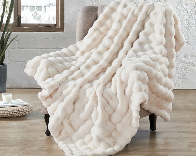 Luxury Faux Fur Fluffy Blanket, Super Comfortable Blankets for Bed, Warm Blanket for Sofa Couch Decor, 60"x70"