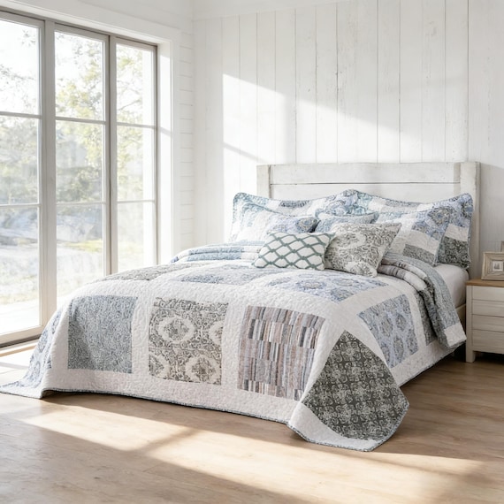 9-Piece King Quilt Set: Patchwork Medallions Bedspread with Shams, Microfiber Lightweight Coverlet