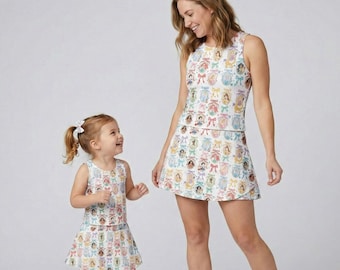 Conjunto deportivo mágico de princesas Disney con espejo, falda pantalón con lazo y marco de espejo, ideal como regalo de cumpleaños para el Día de la Madre.