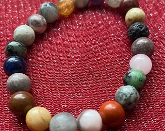 Buntes Stretch-Armband mit Kristallen und Edelsteinen, Boho-Schmuck, Geschenk mit positiver Energie, bunte Kristalle