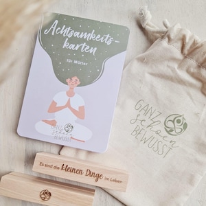 ACHTSAMKEITSKARTEN für Mamas | 31 Mutmachkarten mit Übungen, Affirmationen & Meditationen | Selbstfürsorge Geschenk + Holzaufsteller