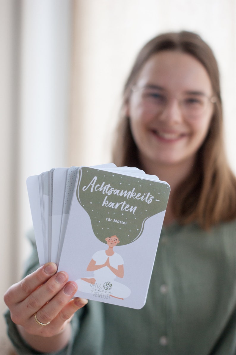 AFFIRMATION CARD SET MOM, 31 mindfulness cards for a mindful everyday life/exercises, affirmations, illustrations for mothers wooden stand image 1