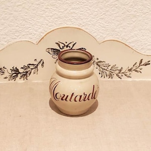 Vintage mustard pot in glazed stoneware. Hand painted jar.