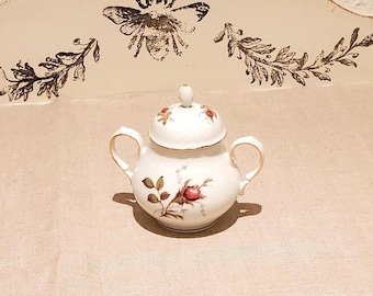 Adorable sugar pot porcelain from Bavaria  Eschenbach