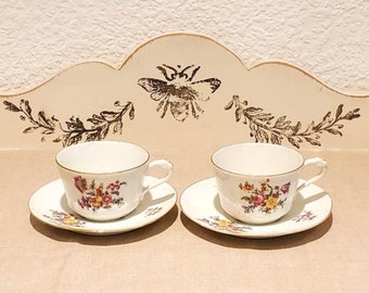 Tasses a the et soucoupe fleuries porcelaine doree decor fleur