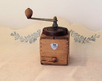 Vintage Peugeot coffee grinder 1940s — original lion decal, wood, functional mechanism