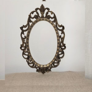Antique oval photo frame. Ornate Victorian mirror frame. Vintage frame brass photo frame. Art deco 50s. Italian frame
