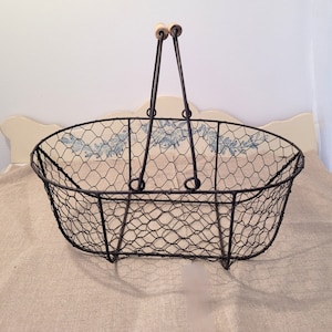 Old wire mesh basket. Basket of vegetables or fruits | Folk art
