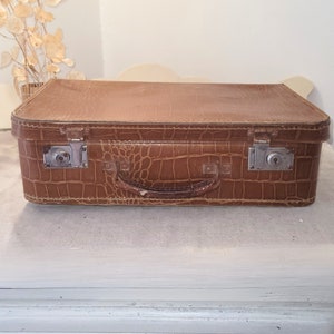 Vintage Cardboard Brown Suitcase | Old flea market travel suitcase | Luggage