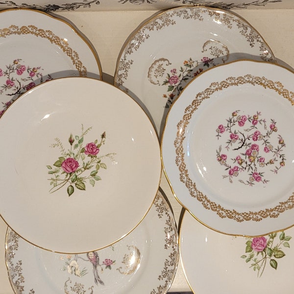 Service dépareillé "JEANNE MARIE" vintage. Assiettes plates en porcelaine ancienne. Assiettes au décor fin fleuries