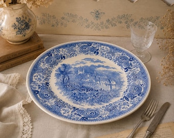 Bandeja grande azul Villeroy & Boch Burgenland — diseño de castillo fluvial, Ø 32 cm, muy buen estado