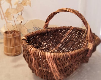 Panier de Jardin en osier Rustique, Création Artisanale pour Émerveiller les Amoureux de Beauté Naturelle