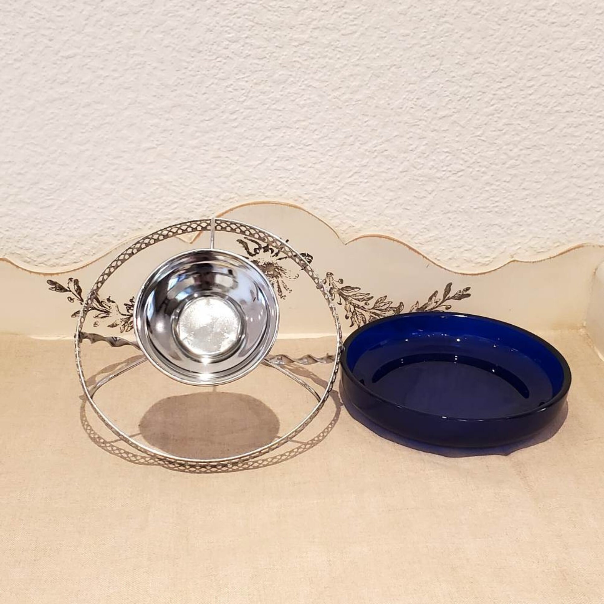 Cobalt Blue Glass Compote Dish in Silver Metal Basket  display picture 1