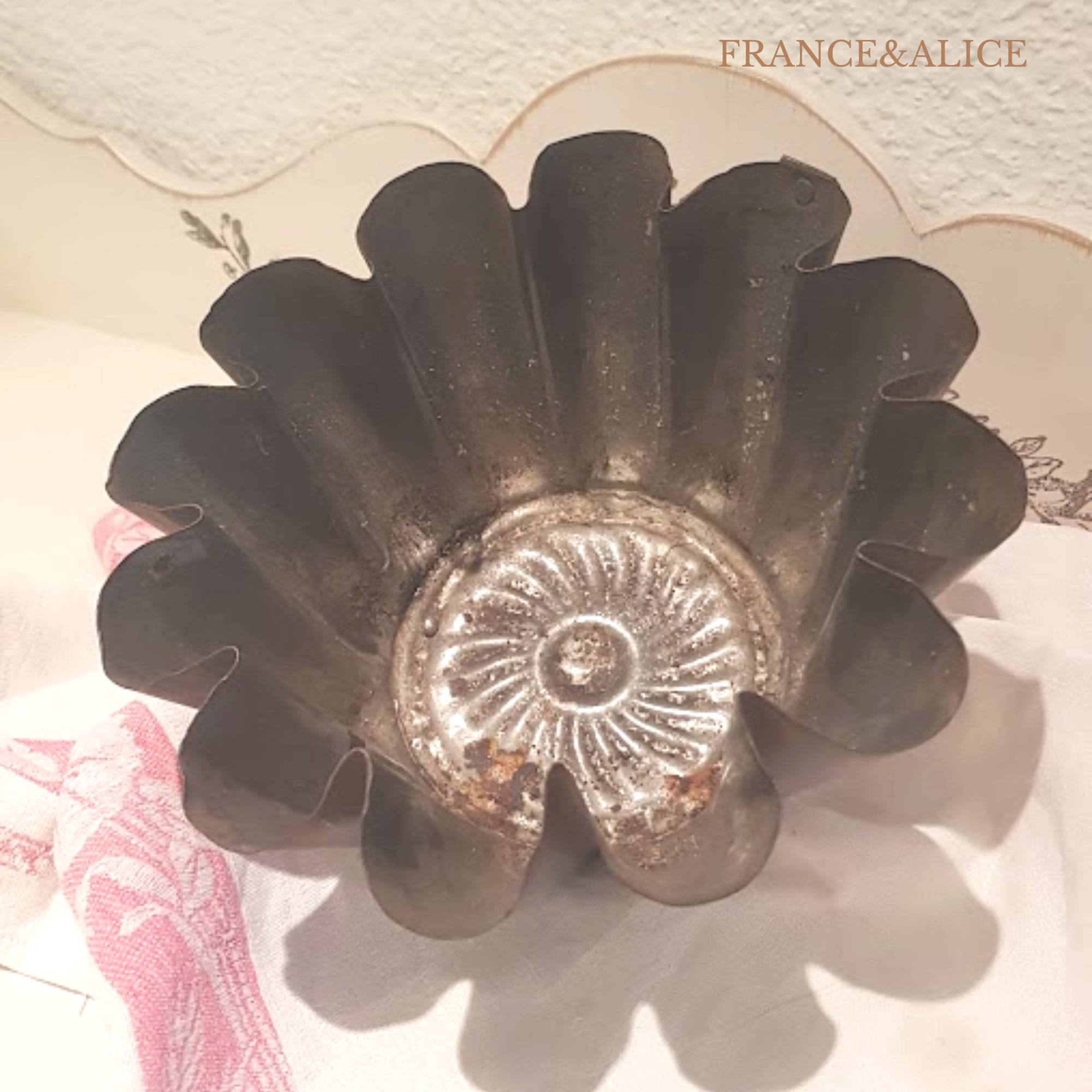 ヴィンテージの鉄製ケーキ型 – フランス、1950年代 – カントリー