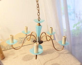 Vintage "CHRISTIAN" chandelier in blue earthenware and romantic golden brass. Old 5 branch candlestick.