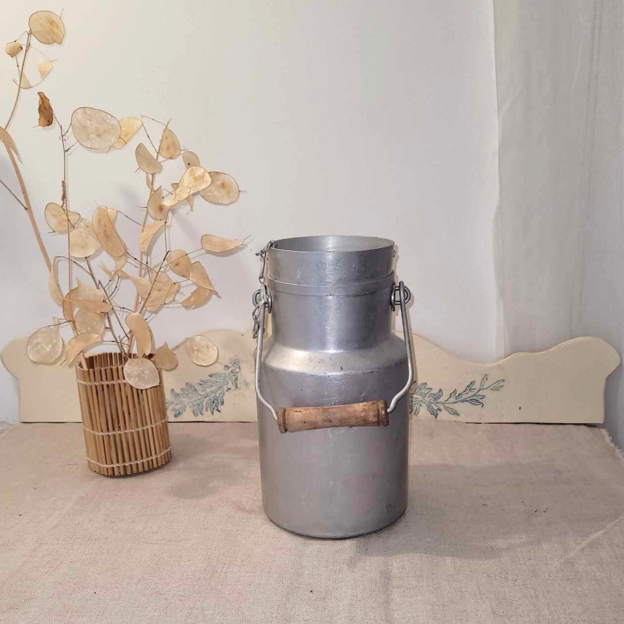Petit pot de lait vintage avec poignée en aluminium, ferme rustique vintage  Français décor de chalet de campagne, seau à lait vintage pour la cuisine  de ferme -  France