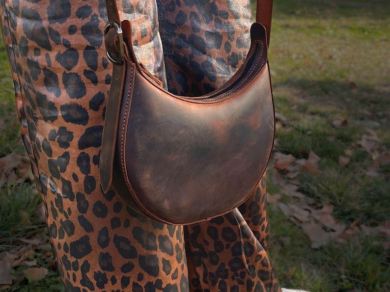 Circular Shoulder Bag with Zipper PDF Pattern / Downloadable Handbag Pattern / Leather Purse PDF Template / Video Tutorial