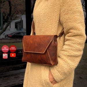 PDF Schnittmuster Umschlag Schultertasche Schnittmuster / Leder Crossbody Bag PDF Vorlage / Downloadbare Geldbörse / Video Tutorial