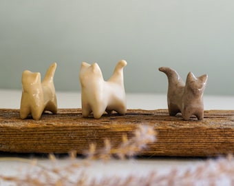 Kleine Katze aus Keramik | handgemacht | Katzenfigur | Glücksbringer | Katzenskulptur
