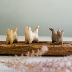 Small ceramic cat – handmade cat figurine | Lucky charm | Minimalist decorative cat | Gift for cat lovers