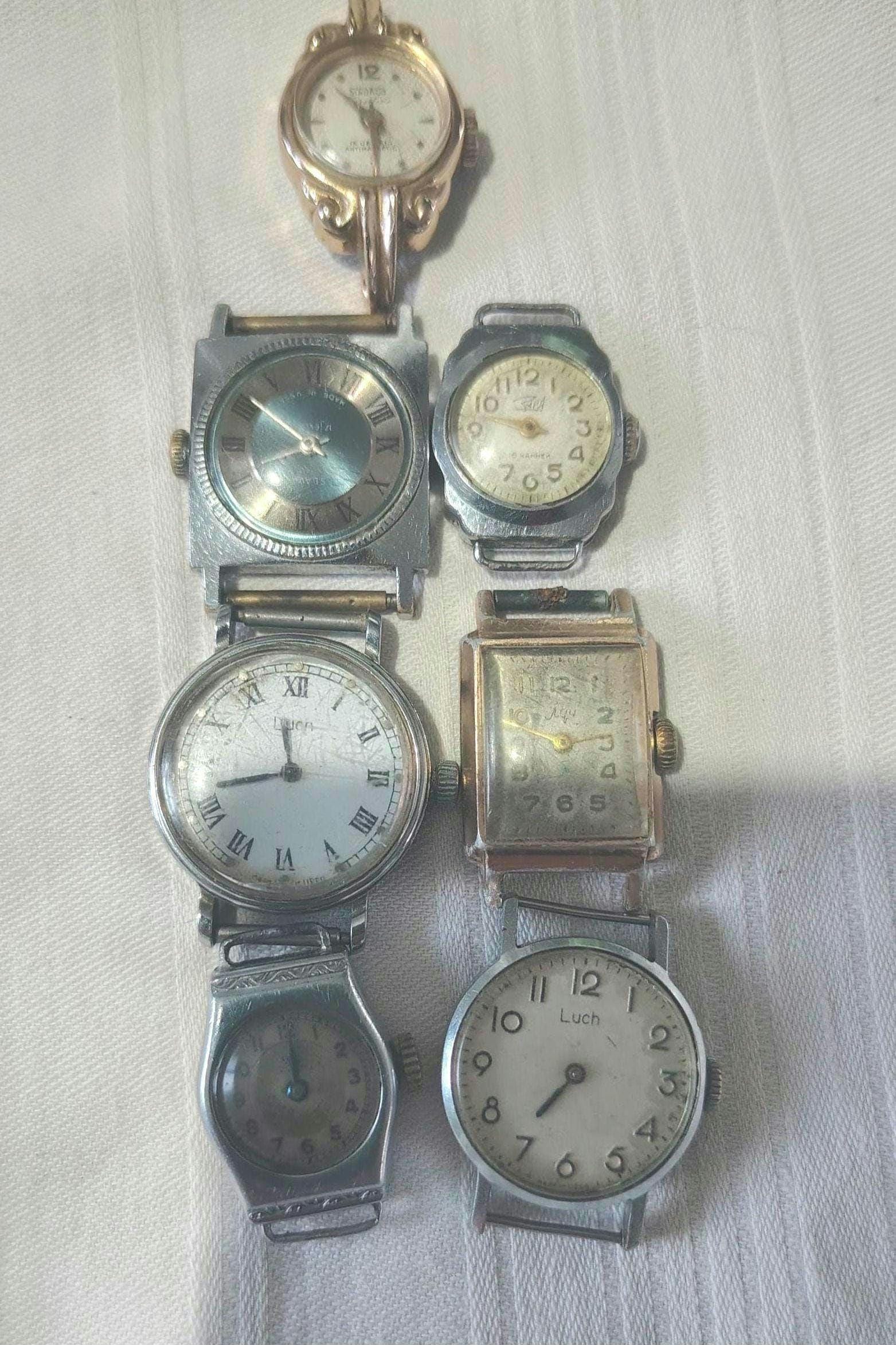 Lot Of 25 Watches Womens No Bands For Parts Or Repair Only Not Working AS IS #3 Collection of Vintage Watches main image 4
