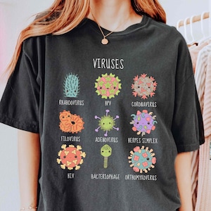 Mikrobiologie T-Shirt, lustiges Doktor-Shirt, Virologie-Biologielehrer-T-Shirt, Mikrobiologe PhD-Abschlussgeschenk, MLT Krankenschwester Weihnachtsgeschenke