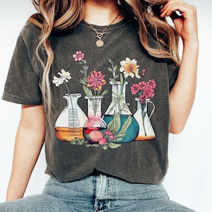 Labor Shirt, Blumenbecher Chemielabor Wissenschaftler Geschenk, Chemiker Medizintechnik Labortechniker Komfort Farben T-Shirt, Biologie Lehrer