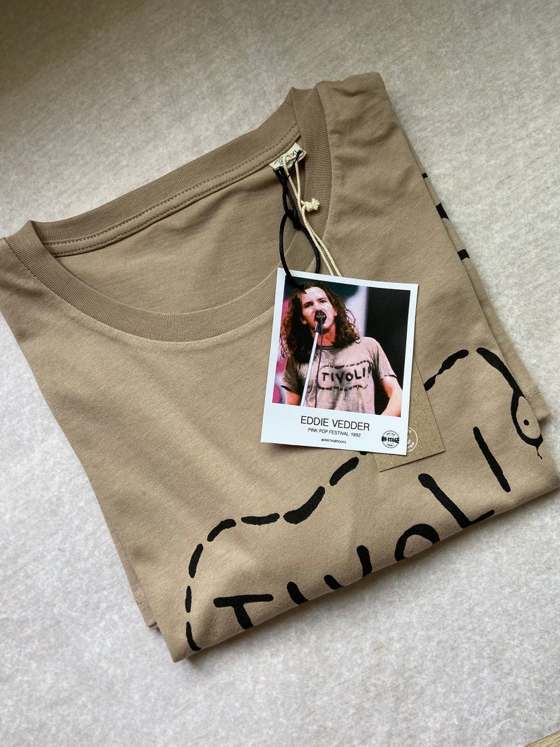 Pinkpop festival 1992 Tivoli Shirt Gedragen door Eddie Vedder frontman van Pearl Jam. Unisex t-shirt, biologisch katoen, zeefdruk afbeelding 6